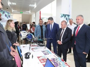 Üniversitede Kariyer Fuarı