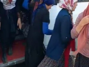 14 Kişilik Minibüsten 33 Kişi Çıktı