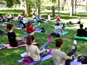 Açık Havada Yoga Keyfi