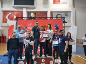 Eskişehirli Sporcular Bilek Güreşi Şampiyonasından Derecelerle Döndü