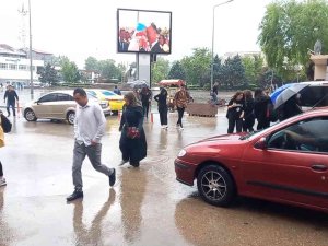 Kırıkkale’de Sağanak Yağış Ve Dolu Etkili Oldu