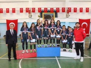 Başkale’de ‘Ortaokullar Arası Futsal Turnuvası’ Tamamlandı