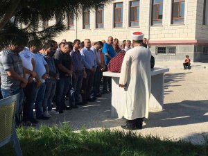 Annesinin Öldürdüğü Minik Ela’ya Acı Veda