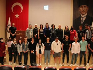 Dpü’de “Arıların Sesi Ol” Konulu Konferans