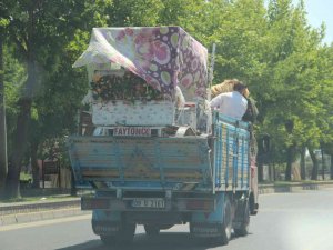 Düğün Sezonu Açıldı, Faytoncular Zamanla Yarışmaya Başladı