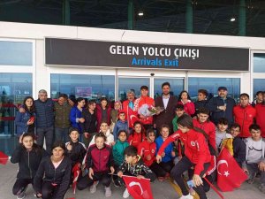Milli Atlet Kars’ta Çiçeklerle Karşılandı