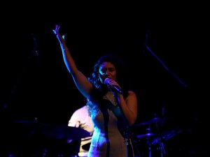 Elif Sanchez’den Mersin’de Unutulmaz Konser