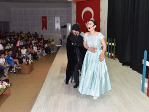 Kartepe’de Minikler "Şaşkın Korsan" Oyunuyla Eğlendi