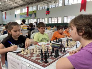 Satranç Tutkunları Osmangazi’de Buluştu