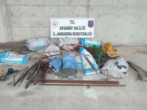 Karayolundaki Korkulukları Çalan Hırsız Yakalandı