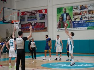Çayırova Belediyesi Basketbol Takımı Play Off’larda