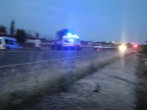 Hafif Ticari Araç İle Çarpışan Motosikletteki 2 Genç Öldü