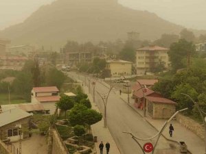 Hakkari’yi Toz Bulutu Sardı