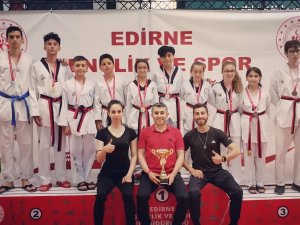Ayvalıklı Tekvandocular Başarıya Doymuyor