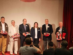 Easkf Yaşayan Efsaneleri Unutmadı
