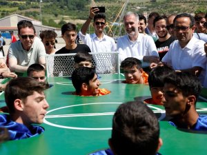 İ̇negöl’de Öğrenciler ‘Kampüsfest’ İle Coştu