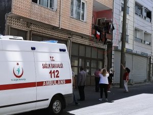 3 Yaşındaki Çocuk Oyun Oynarken Balkondan Düştü