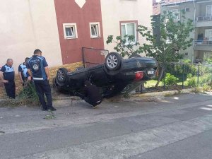 Yoldan Çıkan Otomobil Devrildi: 3 Yaralı