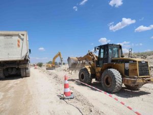Başkan Beyazgül Çatak’taki Yol Genişletme Çalışmalarını İnceledi