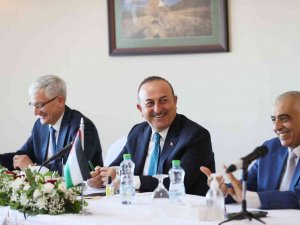 Dışişleri Bakanı Çavuşoğlu, Filistin’deki Türkiye Mezunlarıyla Bir Araya Geldi