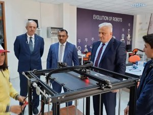 Ortaokul Öğrencilerinin Hazırladığı Bilim Fuarının Açılışı Yapıldı