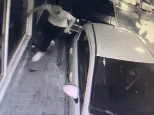 İ̇stanbul’da Korkunç Cinayet Kamerada: 22 Yaşındaki Genç Kalbinden Vurularak Öldürüldü