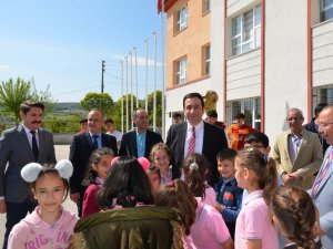 Öğrenciler Kütüphanelerine Kavuşmanın Mutluluğunu Yaşadı