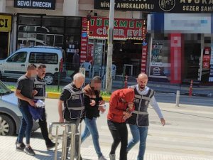 Hırsızlar Girdikleri Evden Musluk Bataryasını Bile Çaldı
