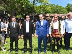 Bursa Büyükşehir Belediyesporlu Güreşçiler ‘Er Meydanı’nda Rakip Tanımadı
