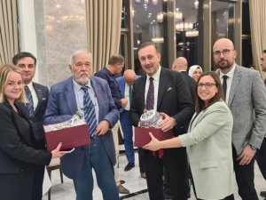 Muradiye Osb Lisansüstü Tez Ödülleri Sahiplerini Buldu