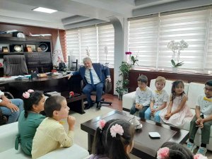 Bursa’da İlkokul Öğrencilerinin Maskeleri Çiçek Açtı