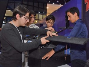 Atatürk Üniversitesi Robot Günlerinde Gençlerle Buluştu