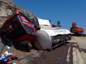Mazot Tankeri 8 Metreden Alt Yola Uçtu: 2 Yaralı