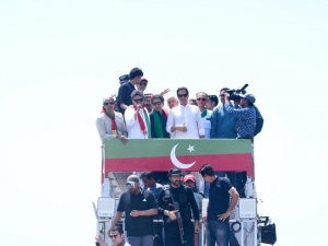 Pakistan Sokakları Karıştı