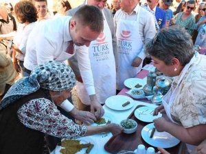 Türk Mutfağının Yöresel Ve Sevilen Lezzetleri Beçin Kalesi’nde Tanıtıldı