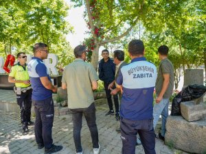 Tarihi Ve Turistik Mekanlarda “Değnekçi” Denetimi
