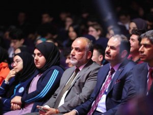 Necip Fazıl Şiirlerle Anıldı