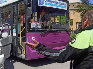 Trafiği Kilitleyen Sürücüyü Polis Böyle Uyardı: