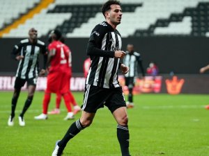 Oğuzhan Özyakup, Beşiktaş’a Veda Etti