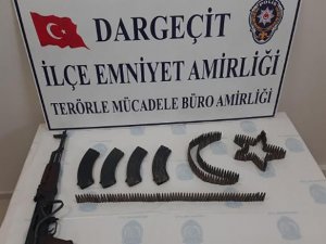 Mardin’de Metruk Binada Teröristlere Ait Uzun Namlulu Silah Ve Mühimmat Ele Geçirildi