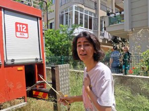 Antalya’da İkiz Kız Kardeşleri Önce Sevinç Sonra Korku Gözyaşına Boğan Kedi Kurtarma Operasyonu
