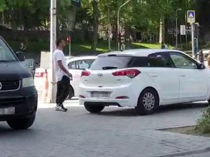 Beyoğlu’nda “Değnekçi" Suçüstü Yakaladı