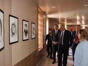 Duyguların Kara Kalem Resim Sergisi Açıldı