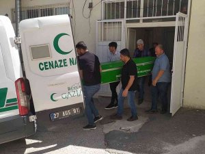 Devrilen Hafif Ticari Aracın Sürücüsü Hayatını Kaybetti