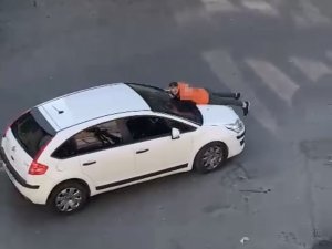 Yol Verme Tartışması Kaputun Üzerinde Bitti