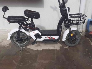 Satın Alacakmış Gibi Yapıp Kontrol Amaçlı Aldığı Motosiklet Ve Elektrikli Bisikleti Çaldı