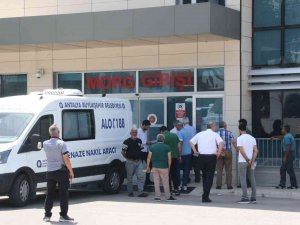 Parkta Çıkan Tartışmada Bıçaklanan 2 Çocuk Babası Adam Hayatını Kaybetti