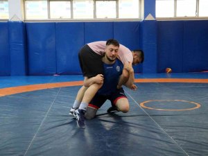 Sivaslı Genç Güreşçi Olimpiyat Şampiyonu Oldu