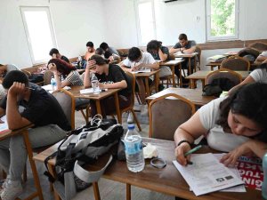 Kemer Belediyesi Eğitim Kursundaki Öğrenciler Seri Deneme Sınavı Sürecine Girdi