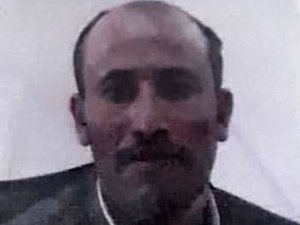 Eşini Bıçakla, 2 Çocuğunu Da Balkondan Atarak Öldürüp İntihara Teşebbüs Eden Baba Öldü